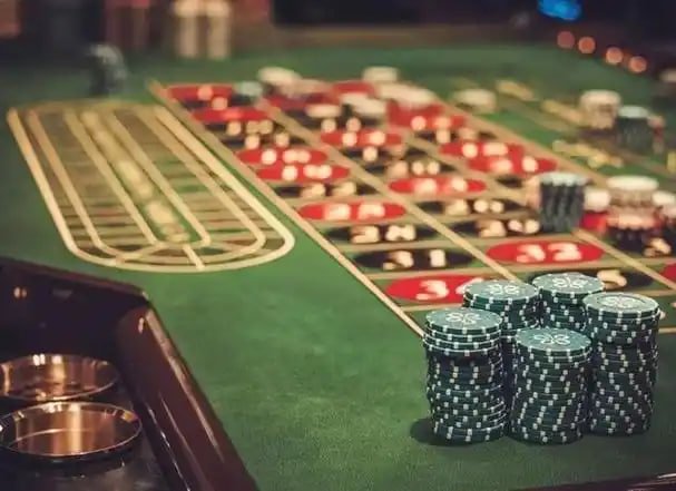 Live baccarat dealer at kamplengan togel streaming no commission table with real-time payout display